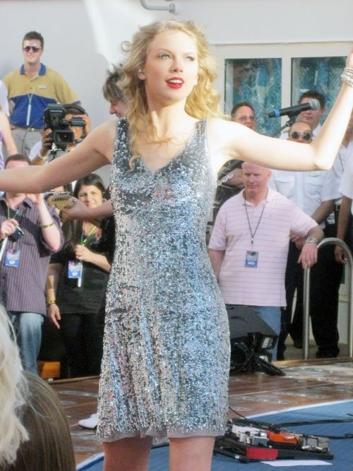 Taylor Swift — January 21 - Allure of the Seas — photo 27