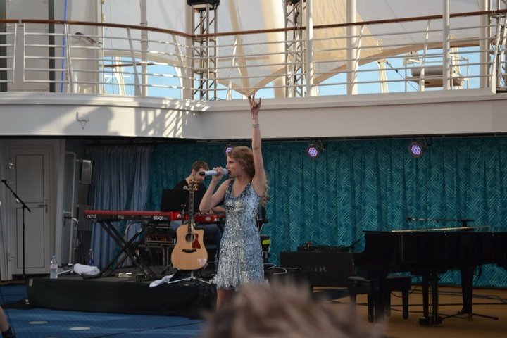 Taylor Swift — January 21 - Allure of the Seas — photo 29