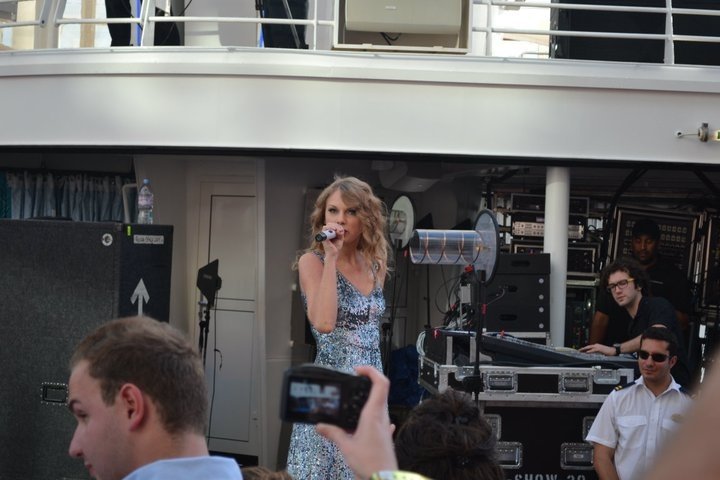 Taylor Swift — January 21 - Allure of the Seas — photo 32