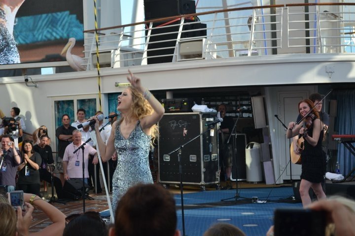 Taylor Swift — January 21 - Allure of the Seas — photo 41