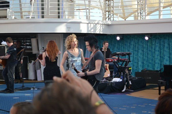 Taylor Swift — January 21 - Allure of the Seas — photo 61