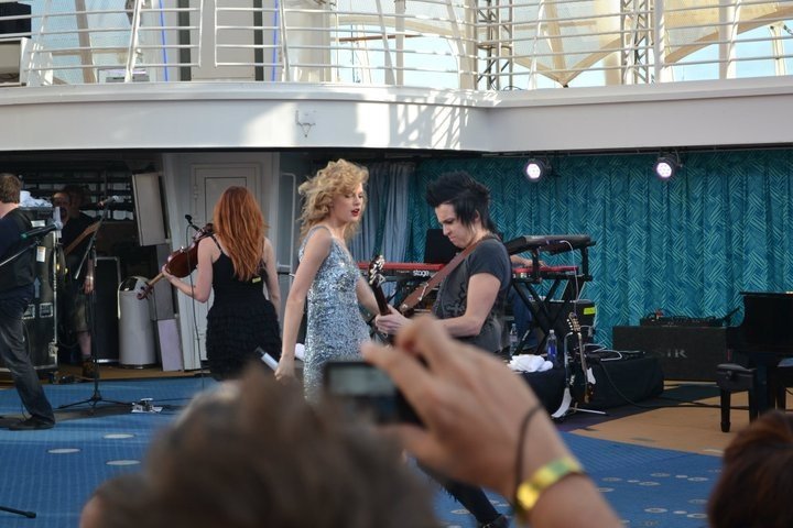 Taylor Swift — January 21 - Allure of the Seas — photo 62