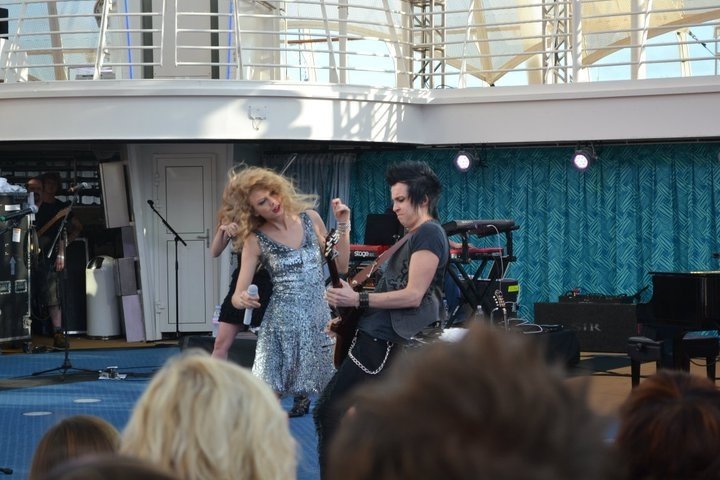 Taylor Swift — January 21 - Allure of the Seas — photo 64