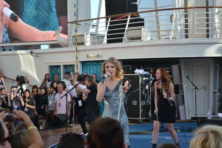 Taylor Swift — January 21 - Allure of the Seas — photo 65