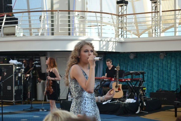 Taylor Swift — January 21 - Allure of the Seas — photo 72