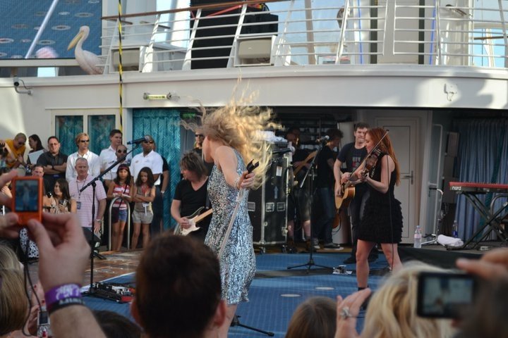 Taylor Swift — January 21 - Allure of the Seas — photo 81