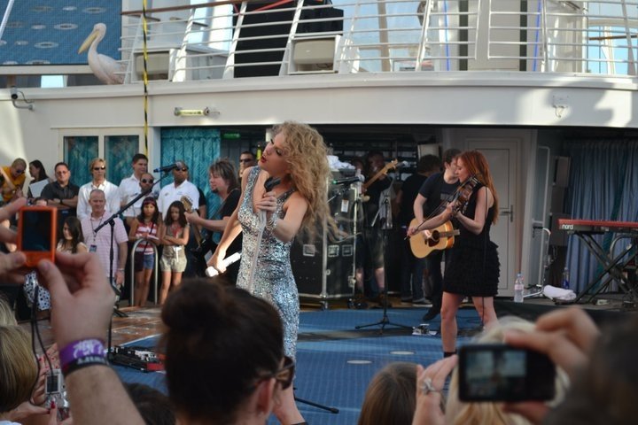 Taylor Swift — January 21 - Allure of the Seas — photo 82
