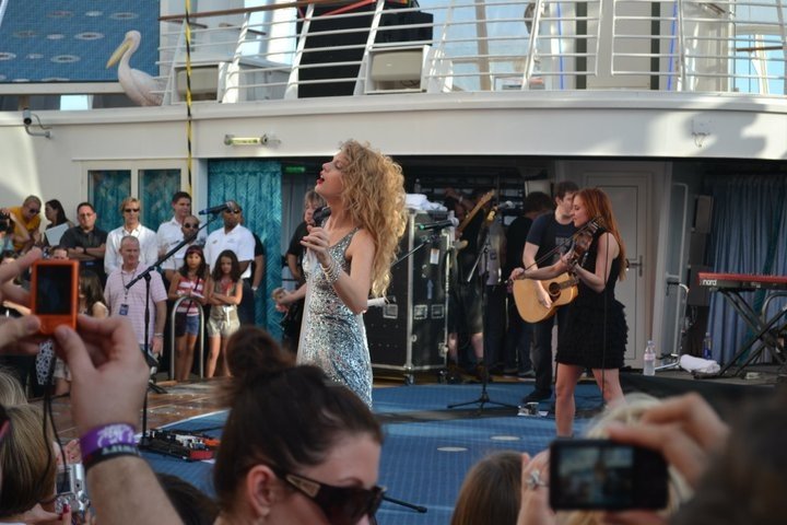 Taylor Swift — January 21 - Allure of the Seas — photo 83