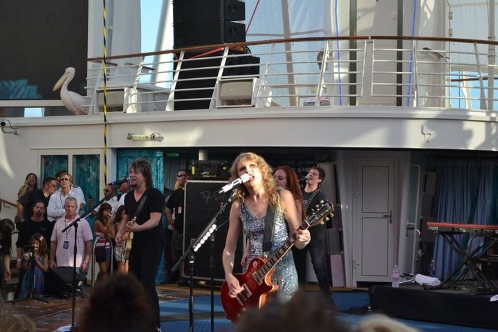 Taylor Swift — January 21 - Allure of the Seas — photo 100