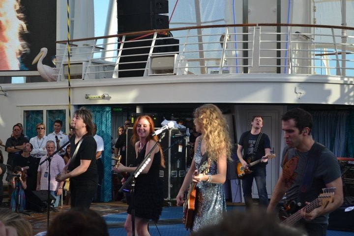Taylor Swift — January 21 - Allure of the Seas — photo 101