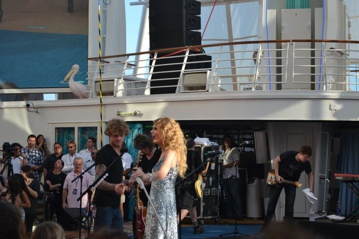 Taylor Swift — January 21 - Allure of the Seas — photo 111