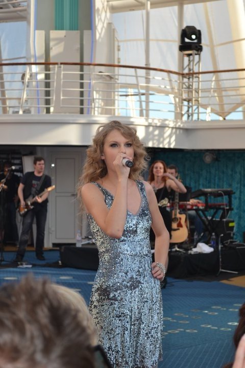 Taylor Swift — January 21 - Allure of the Seas — photo 121