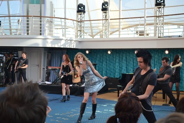 Taylor Swift — January 21 - Allure of the Seas — photo 129