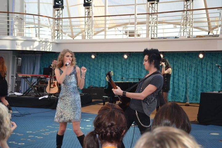 Taylor Swift — January 21 - Allure of the Seas — photo 131