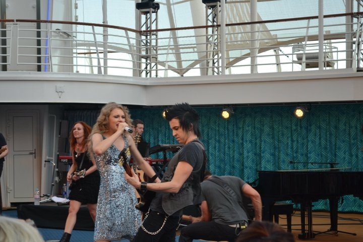 Taylor Swift — January 21 - Allure of the Seas — photo 143