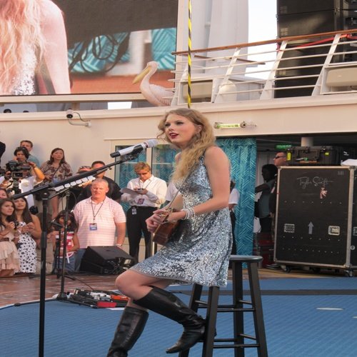 Taylor Swift — January 21 - Allure of the Seas — photo 148
