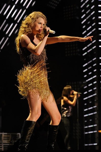 Taylor Swift — June 12 - CMA Music Festival — photo 35