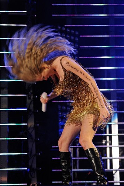 Taylor Swift — June 12 - CMA Music Festival — photo 43