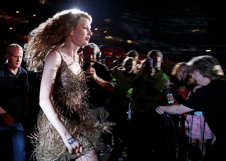 Taylor Swift — June 12 - CMA Music Festival — photo 66