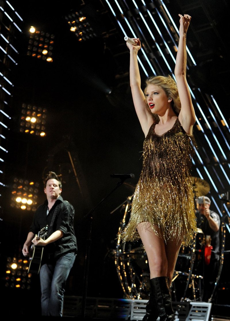 Taylor Swift — June 12 - CMA Music Festival — photo 130