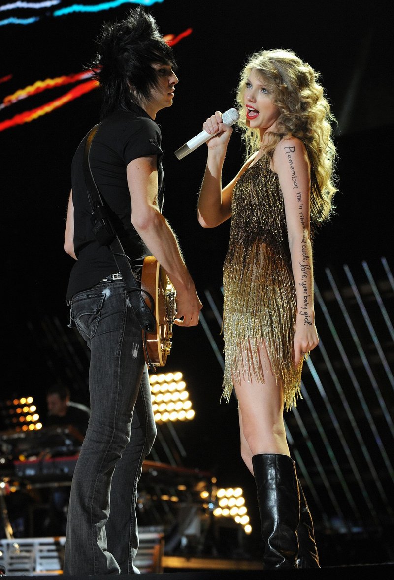 Taylor Swift — June 12 - CMA Music Festival — photo 136