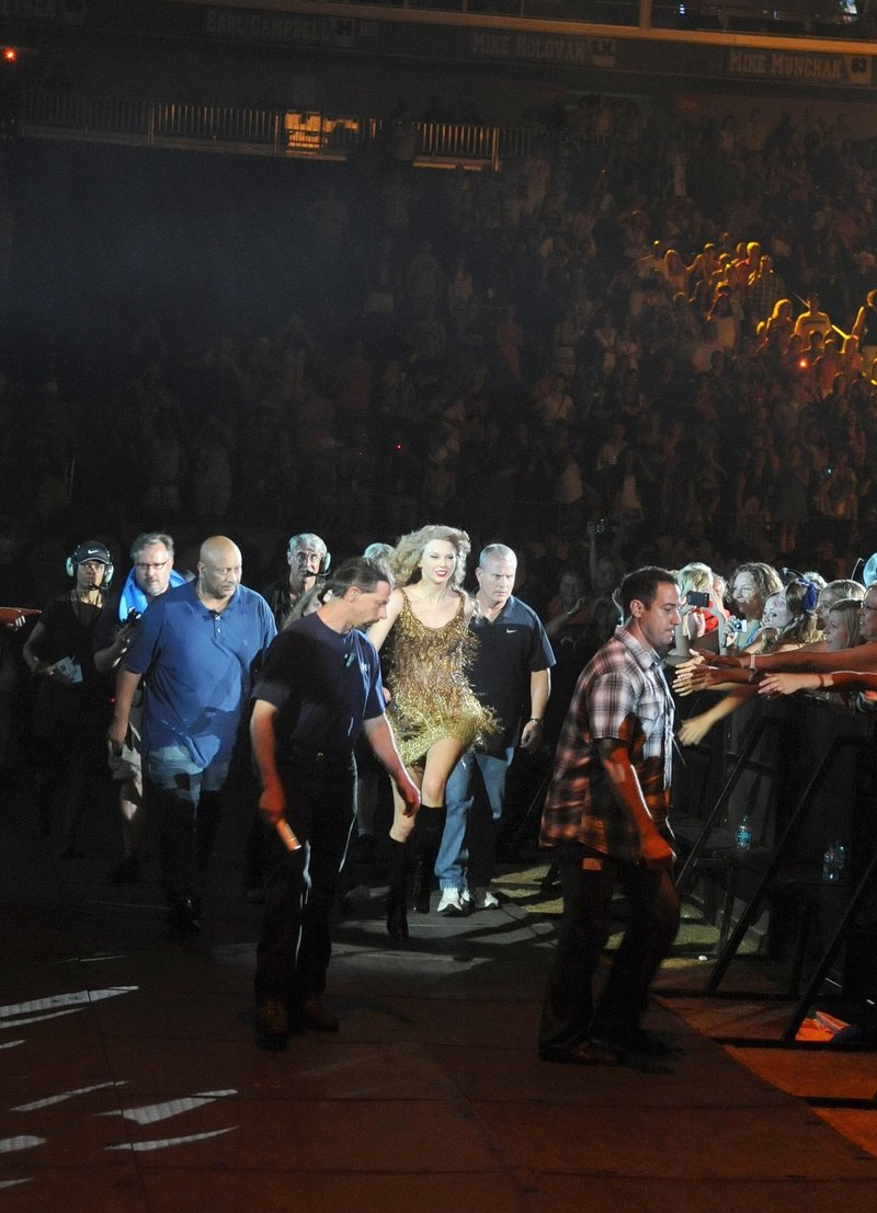 Taylor Swift — June 12 - CMA Music Festival — photo 151