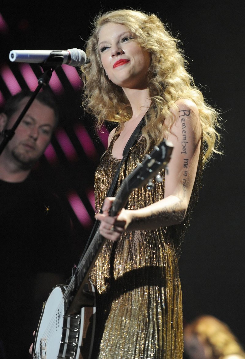 Taylor Swift — June 12 - CMA Music Festival — photo 160