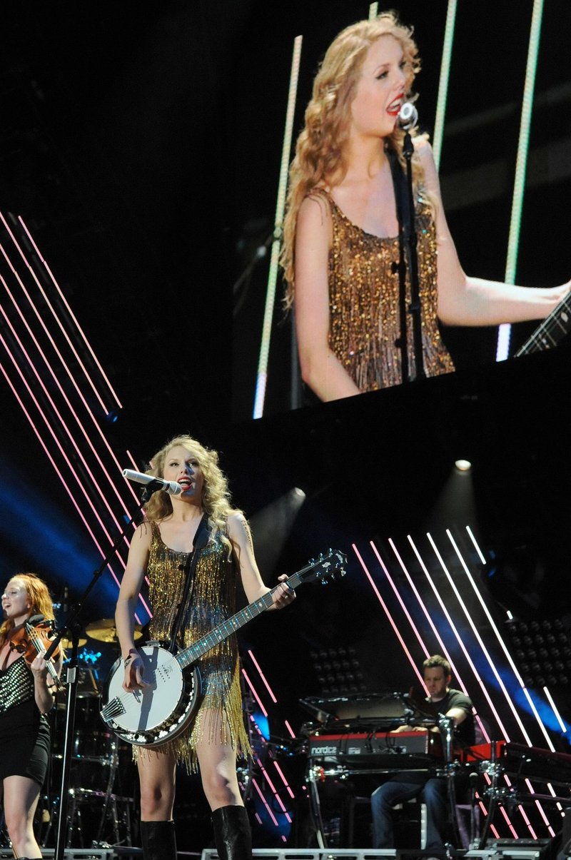 Taylor Swift — June 12 - CMA Music Festival — photo 169