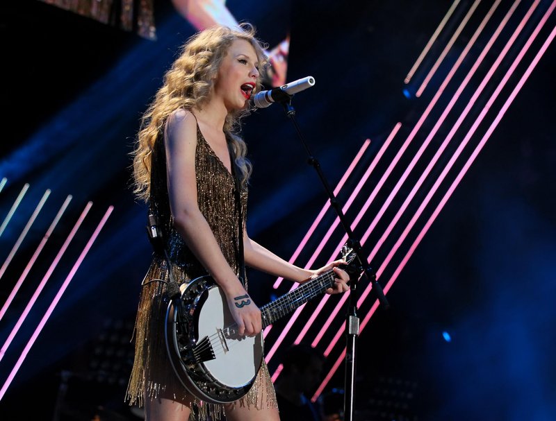 Taylor Swift — June 12 - CMA Music Festival — photo 183