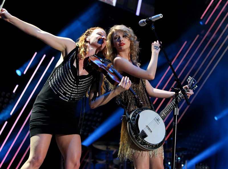 Taylor Swift — June 12 - CMA Music Festival — photo 191