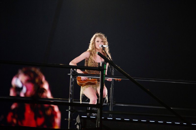 Taylor Swift — June 12 - CMA Music Festival — photo 207