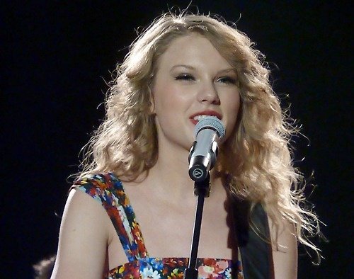 Taylor Swift — March 23 - Abbey Road Studios — photo 8