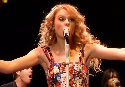 Taylor Swift — March 23 - Abbey Road Studios — photo 11