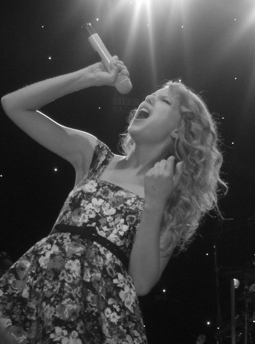 Taylor Swift — March 23 - Abbey Road Studios — photo 26
