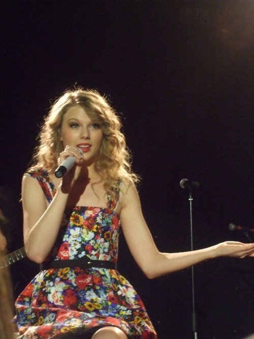 Taylor Swift — March 23 - Abbey Road Studios — photo 28