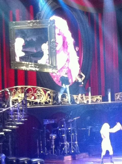 Taylor Swift — May 21 - Speak Now... Help Now! — photo 3