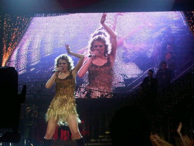 Taylor Swift — May 21 - Speak Now... Help Now! — photo 11