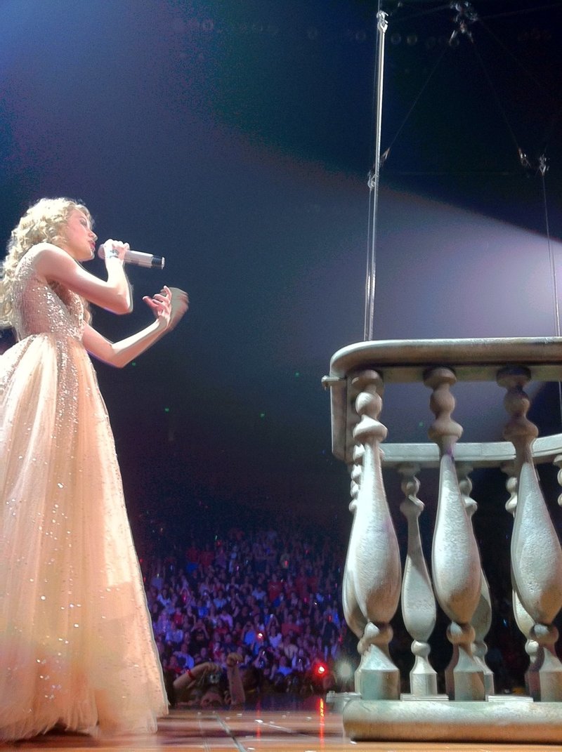 Taylor Swift — May 21 - Speak Now... Help Now! — photo 20