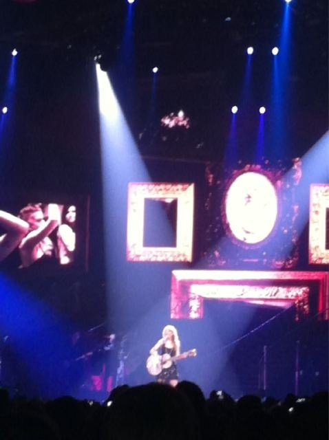 Taylor Swift — May 21 - Speak Now... Help Now! — photo 26