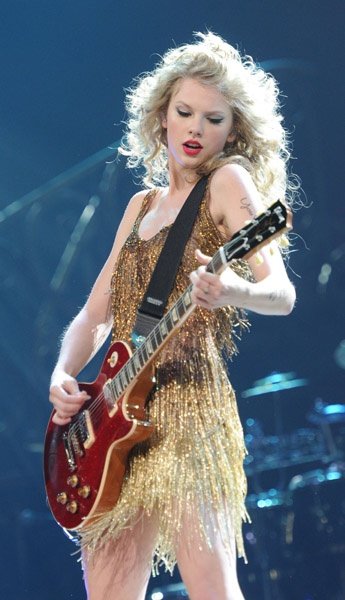 Taylor Swift — May 21 - Speak Now... Help Now! — photo 34