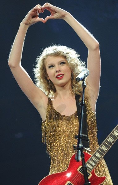Taylor Swift — May 21 - Speak Now... Help Now! — photo 40