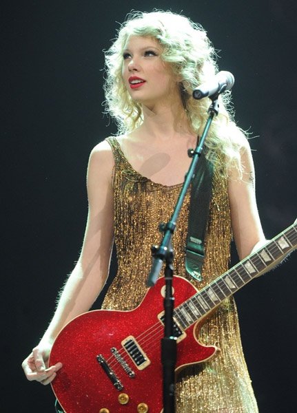 Taylor Swift — May 21 - Speak Now... Help Now! — photo 45