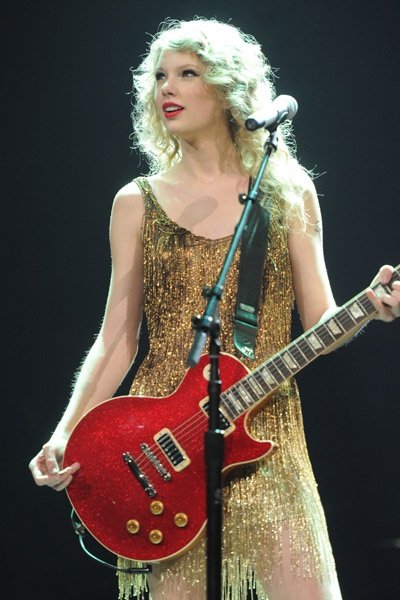 Taylor Swift — May 21 - Speak Now... Help Now! — photo 48