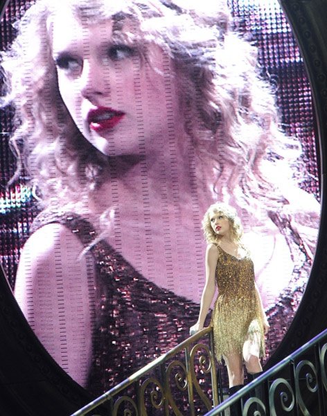 Taylor Swift — May 21 - Speak Now... Help Now! — photo 50