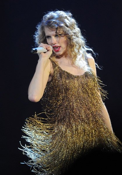 Taylor Swift — May 21 - Speak Now... Help Now! — photo 54