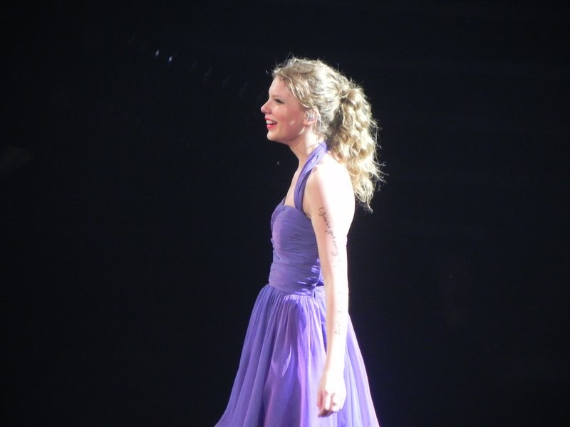 Taylor Swift — May 21 - Speak Now... Help Now! — photo 76