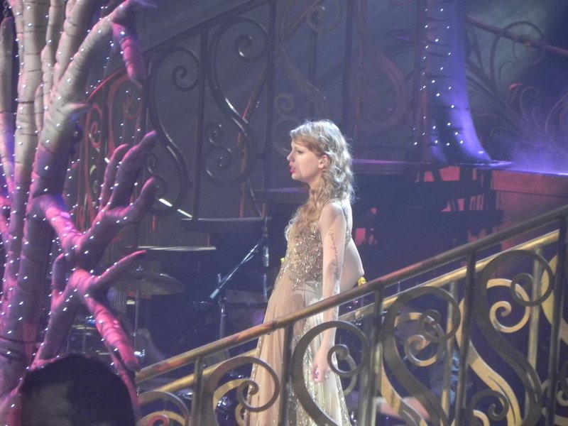 Taylor Swift — May 21 - Speak Now... Help Now! — photo 88