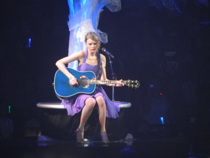 Taylor Swift — May 21 - Speak Now... Help Now! — photo 94