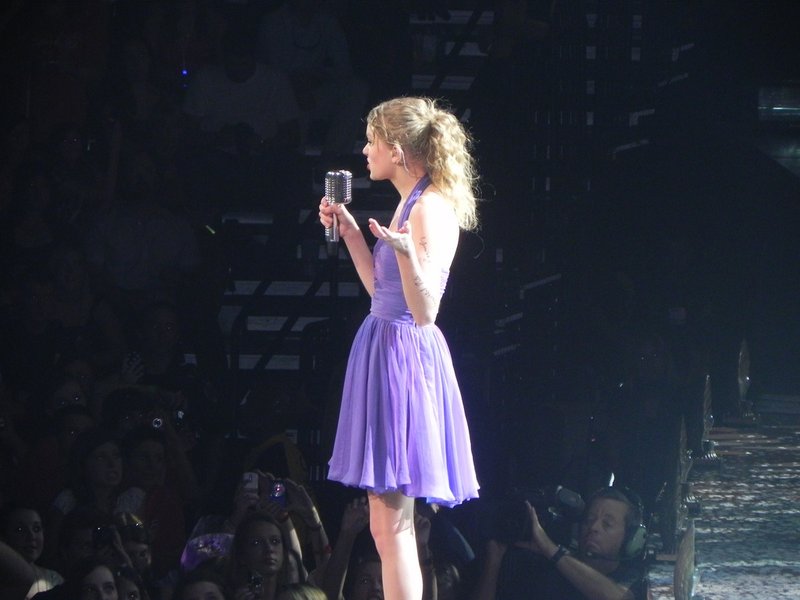 Taylor Swift — May 21 - Speak Now... Help Now! — photo 99