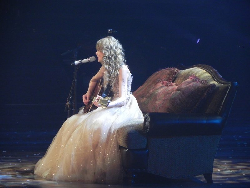 Taylor Swift — May 21 - Speak Now... Help Now! — photo 100